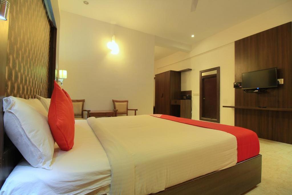 Grand Milestone Hotel Mysore Exterior foto